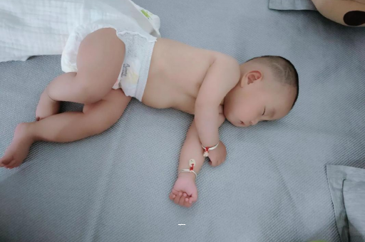 天津宝宝尿有泡沫怎么回事
